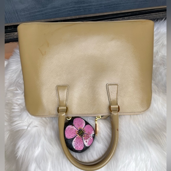 Auth PRADA  Beige Saffiano Patent Leather Large Promenade Satchel - Picture 15 of 17